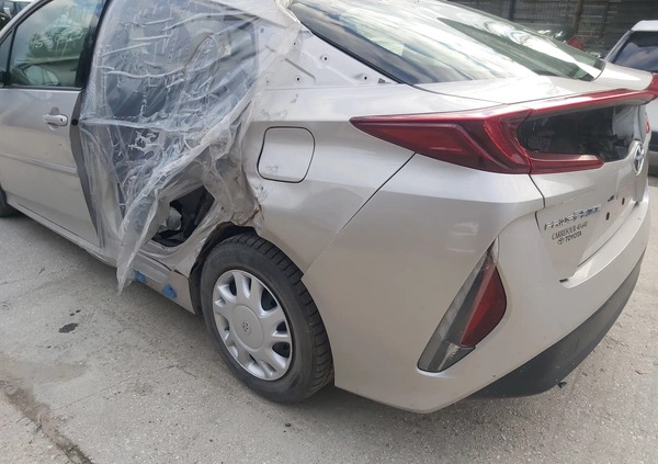 Toyota Prius cena 69900 przebieg: 32803, rok produkcji 2018 z Pyskowice małe 137